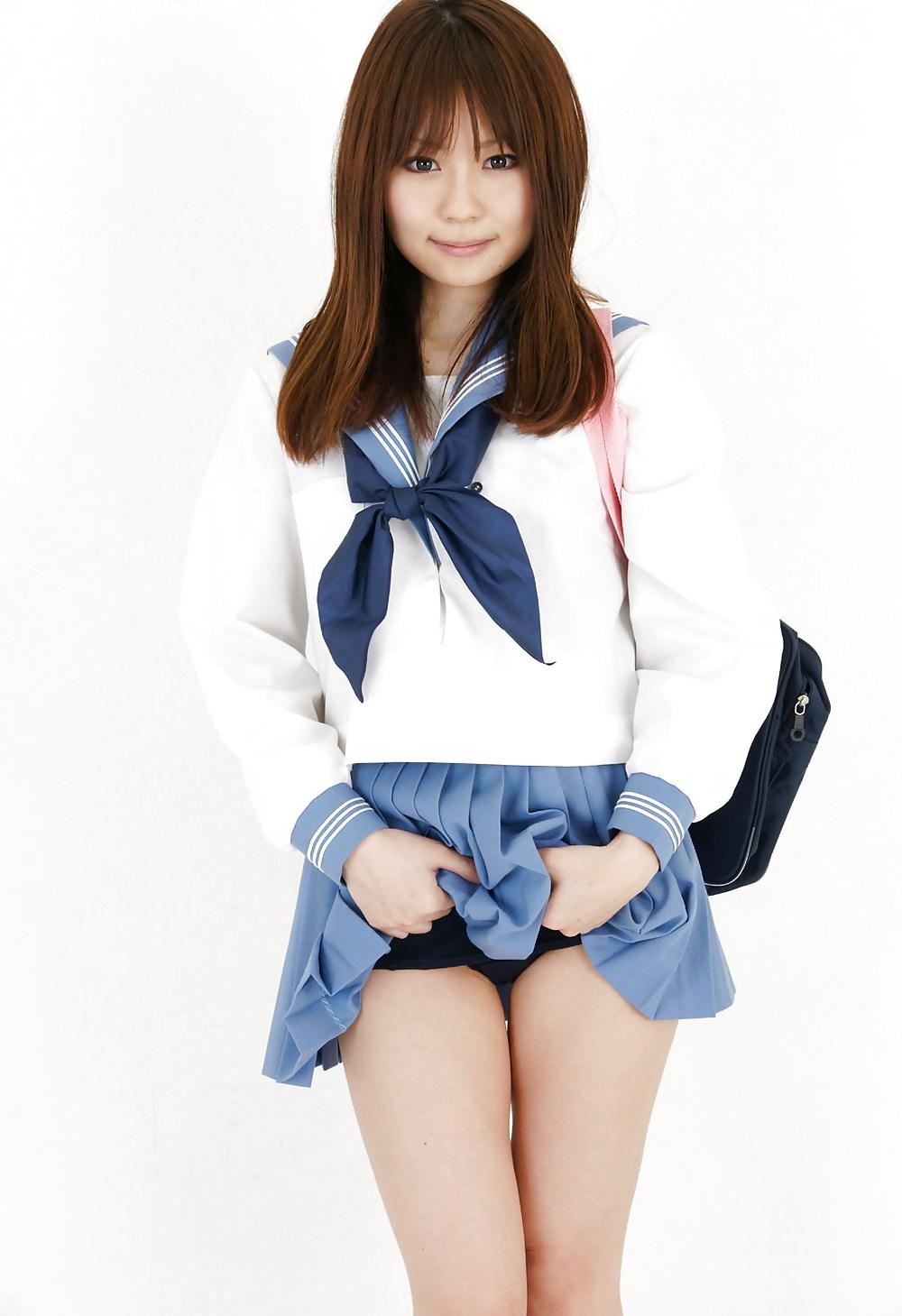 25P LOVEPOP - non nude asian girls