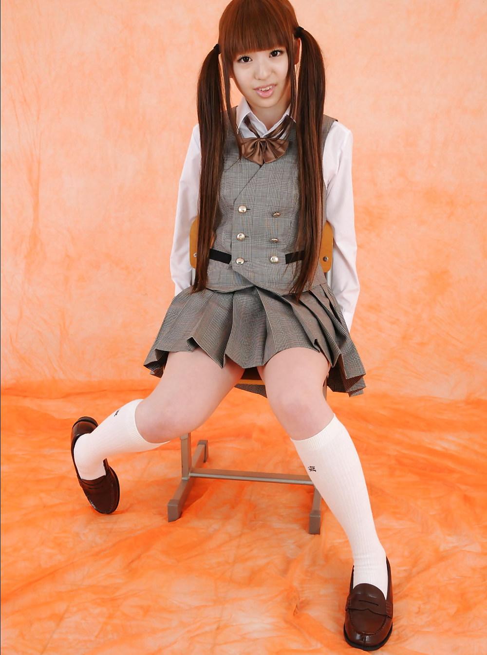 25P LOVEPOP - non nude asian girls