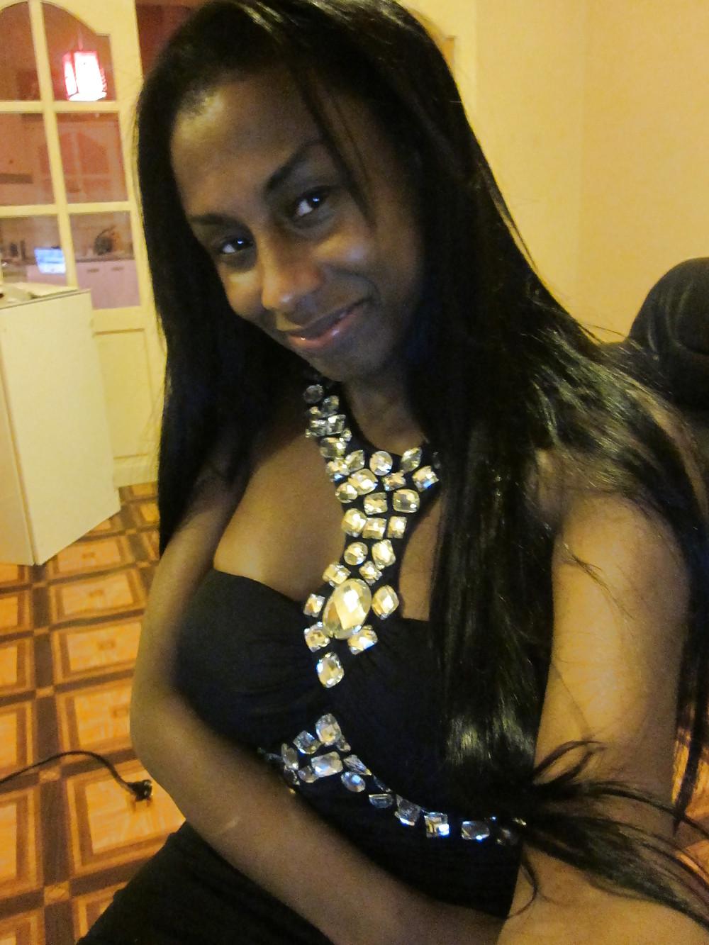 12P SHEMALE IN BLACK
