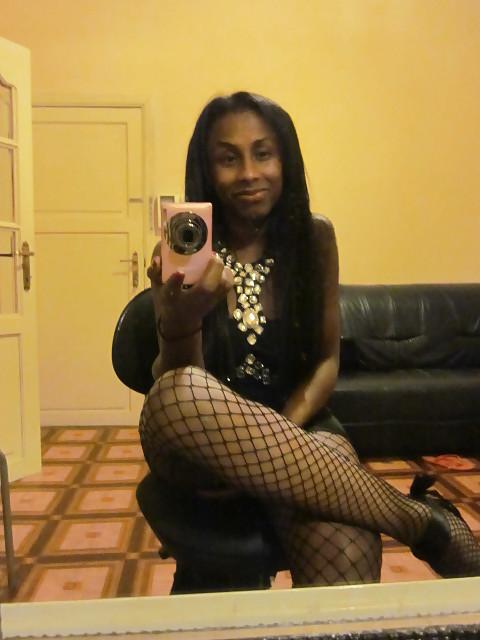 12P SHEMALE IN BLACK