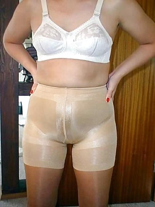 18P BBW-Mature in Lingerie