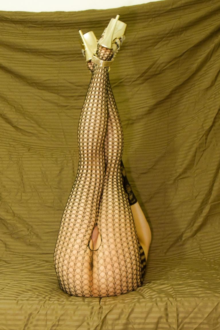 19P New Golden Heels with New Stockings