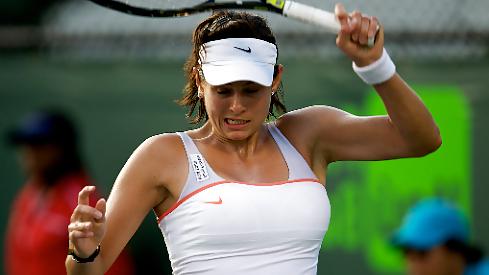 8P Julia 'Gorgeous' Goerges