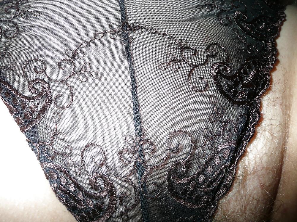 7P Schwarzer slip rosa loch