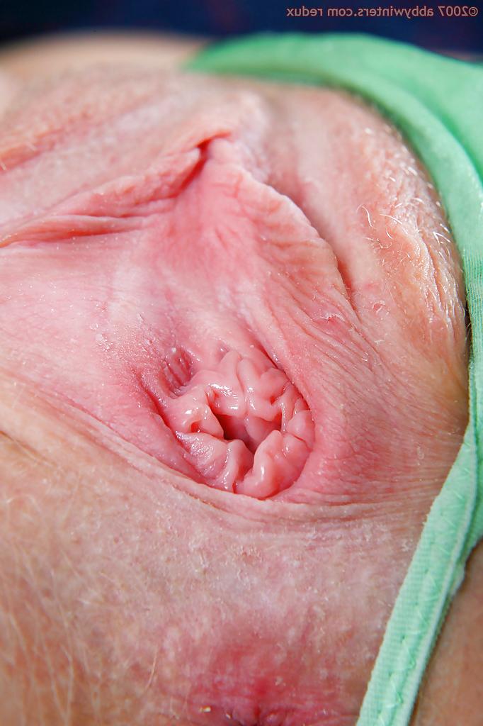16P Barely legal blonde chick Rosanna showing off pink labia and clitoris