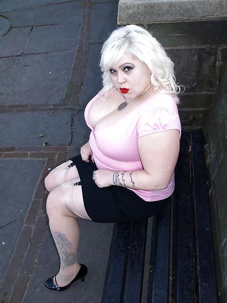 25P Voluptuous Burlesque, Pin-up and Retro Women 5