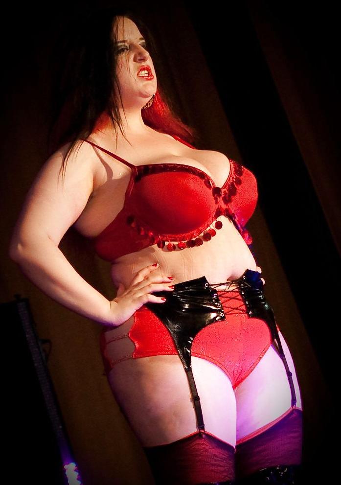 25P Voluptuous Burlesque, Pin-up and Retro Women 5