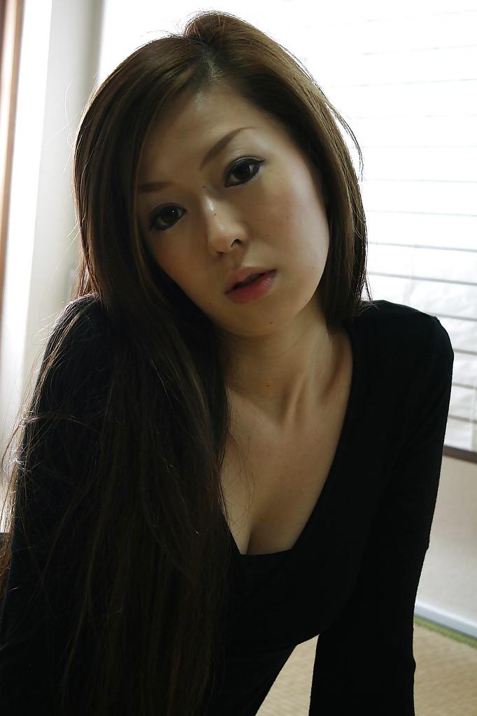16P Asian babe Mai Katagiri undressing and exposing her seductive curves