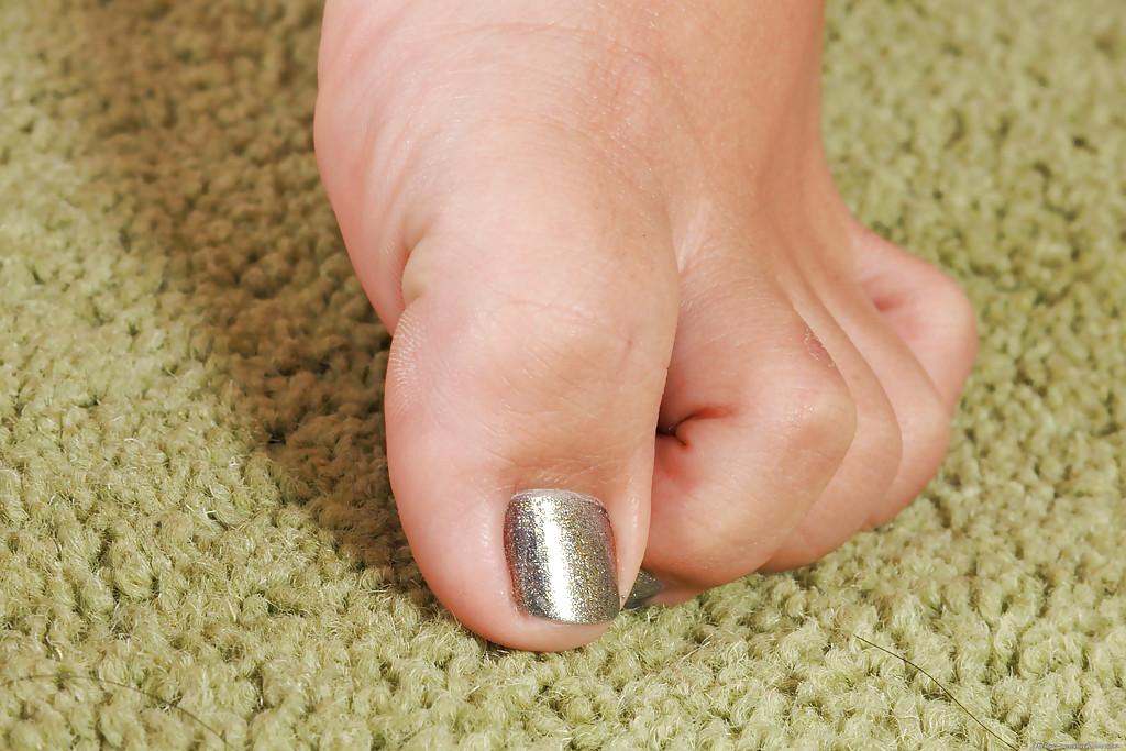 16P Asian amateur with sweet feet and toes undressing and exposing her gash