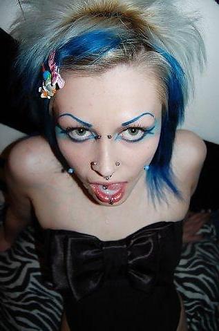 25P Goth and punk girls
