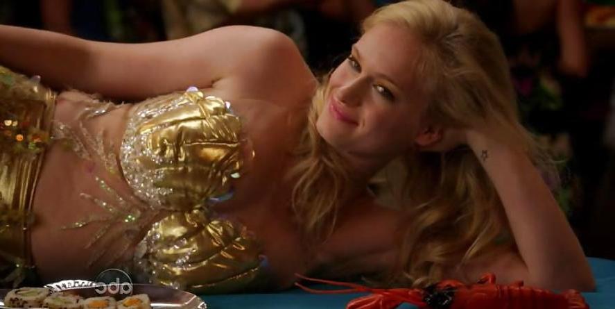 25P Gorgeous celebs topless leaked pix