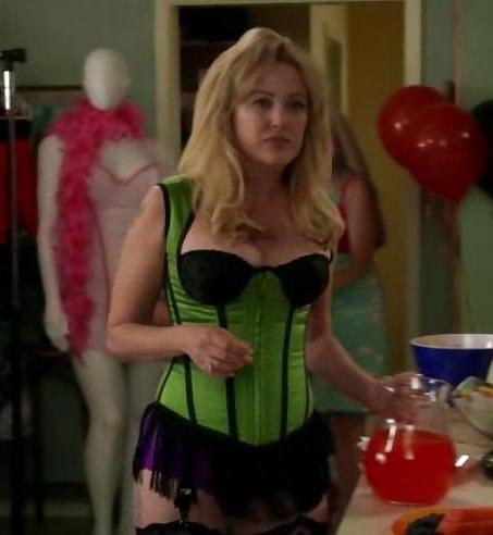 25P Gorgeous celebs topless leaked pix