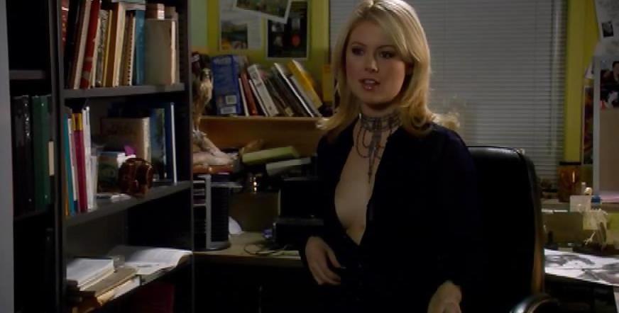 25P Gorgeous celebs topless leaked pix