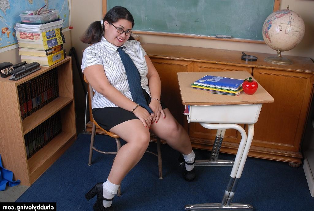 16P SSBBW schoolgirl in glasses doing the dirty in classroom with vagina