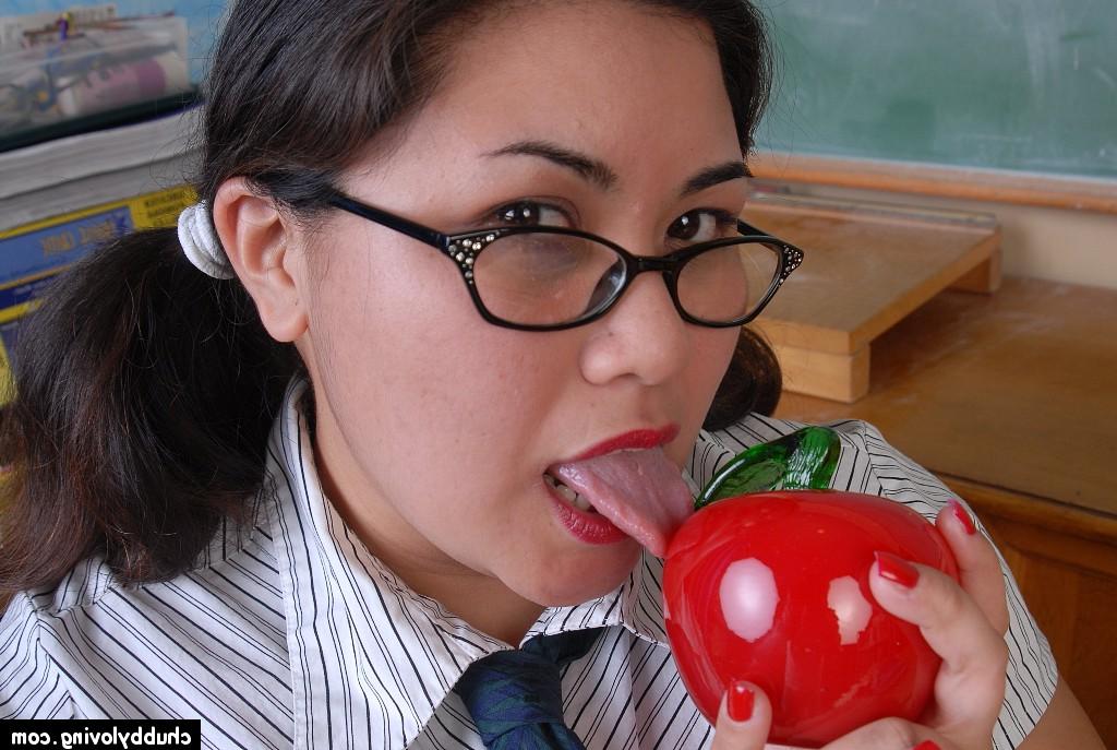 16P SSBBW schoolgirl in glasses doing the dirty in classroom with vagina