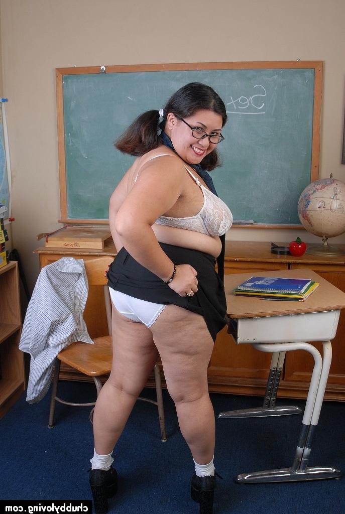 16P SSBBW schoolgirl in glasses doing the dirty in classroom with vagina