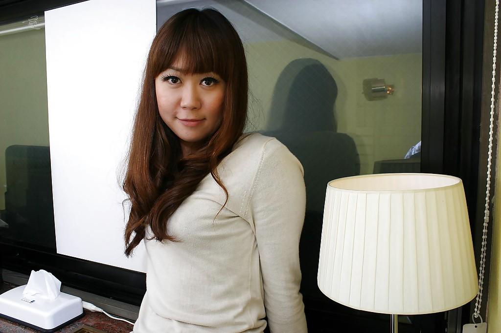 16P Asian MILF Hiroko Nagatomo undressing and spreading her hairy pussy lips