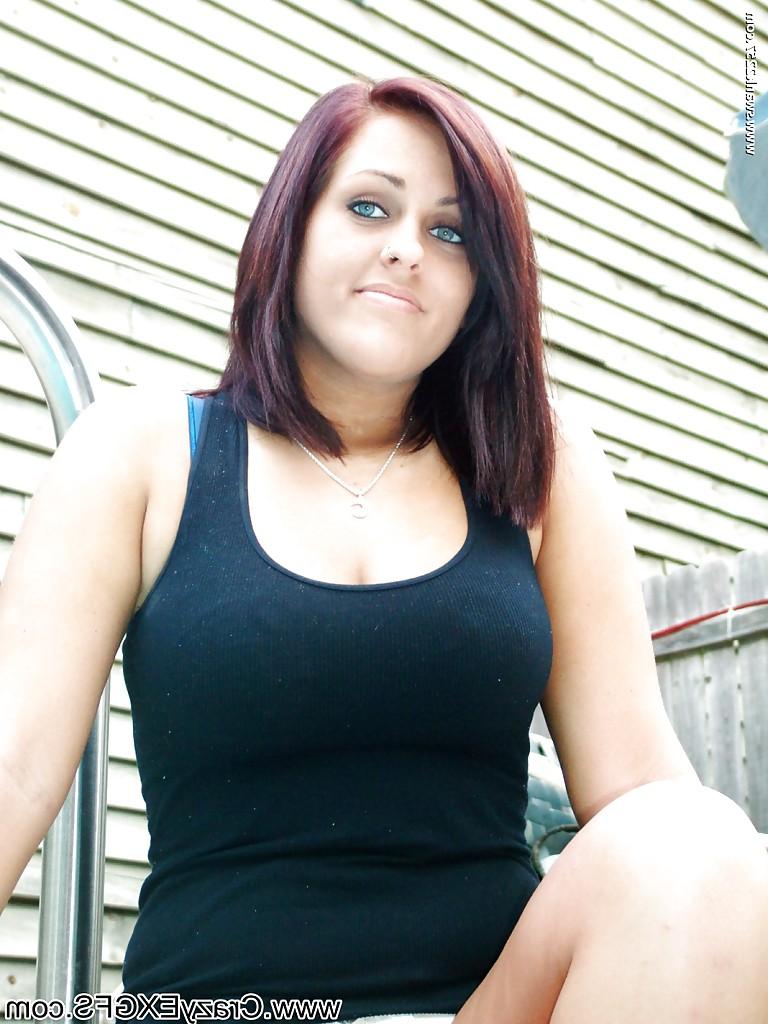 16P Naughty brunette babe revealing her massive knockers outdoor