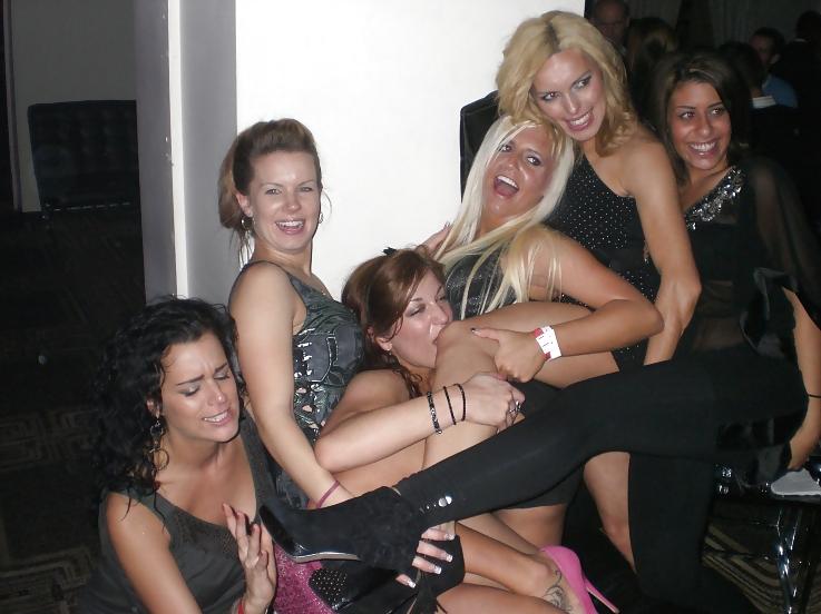 25P Naughty Party Girls