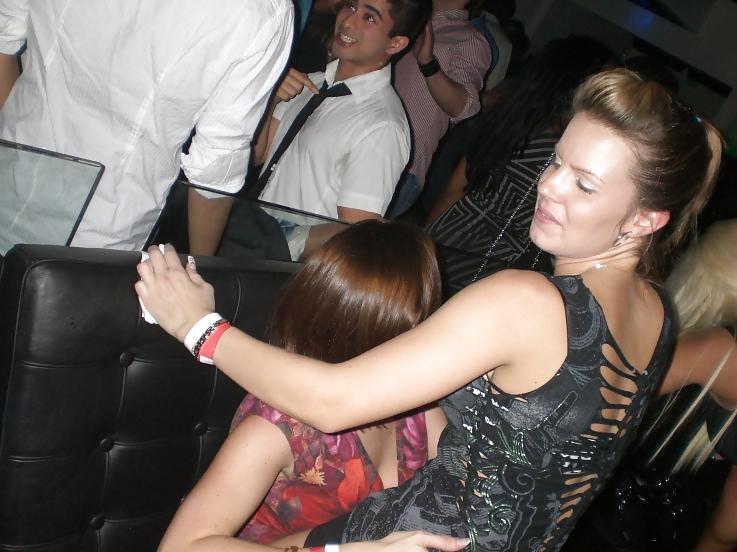 25P Naughty Party Girls