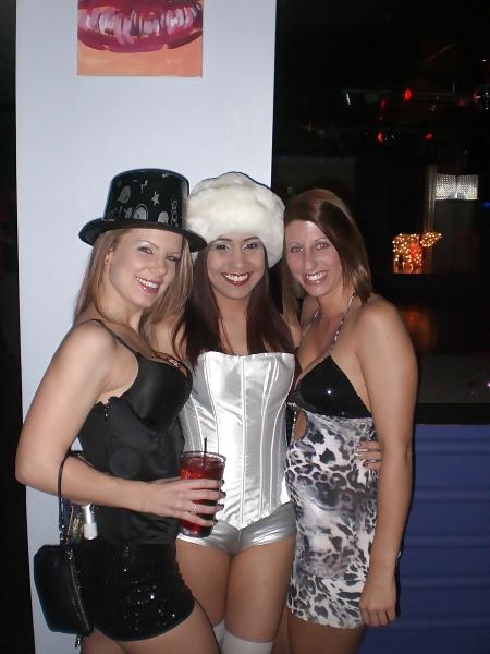 25P Naughty Party Girls
