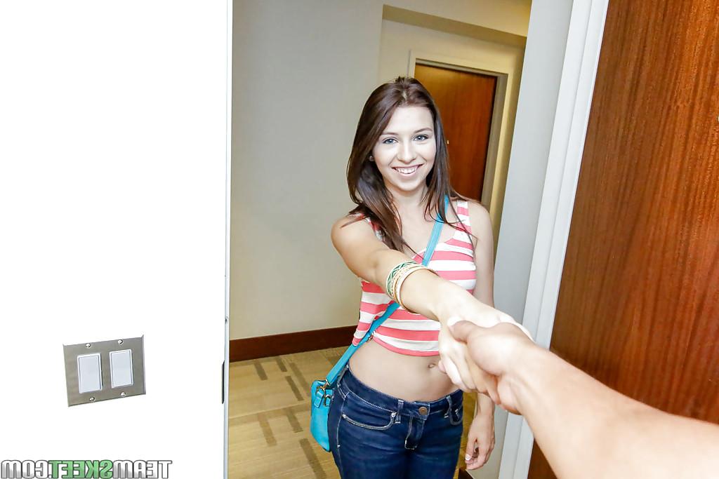 16P Amateur undressing action with a stunning teen babe Ariana Grand