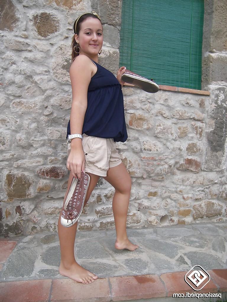 16P Ylenia wants to share her foot fetish with the rest of you guys