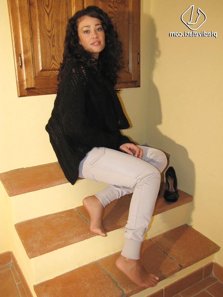 16P Brunette babe Erica showing her stunning legs in pantyhose