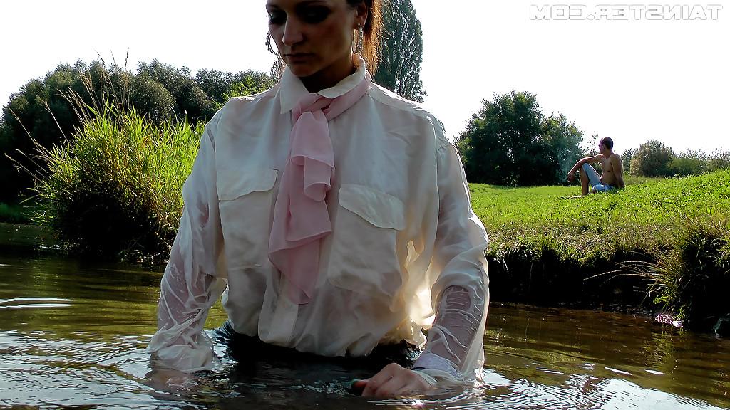 16P Fully clothed fetish babe in jeans Gina Killmer getting wet outdoor