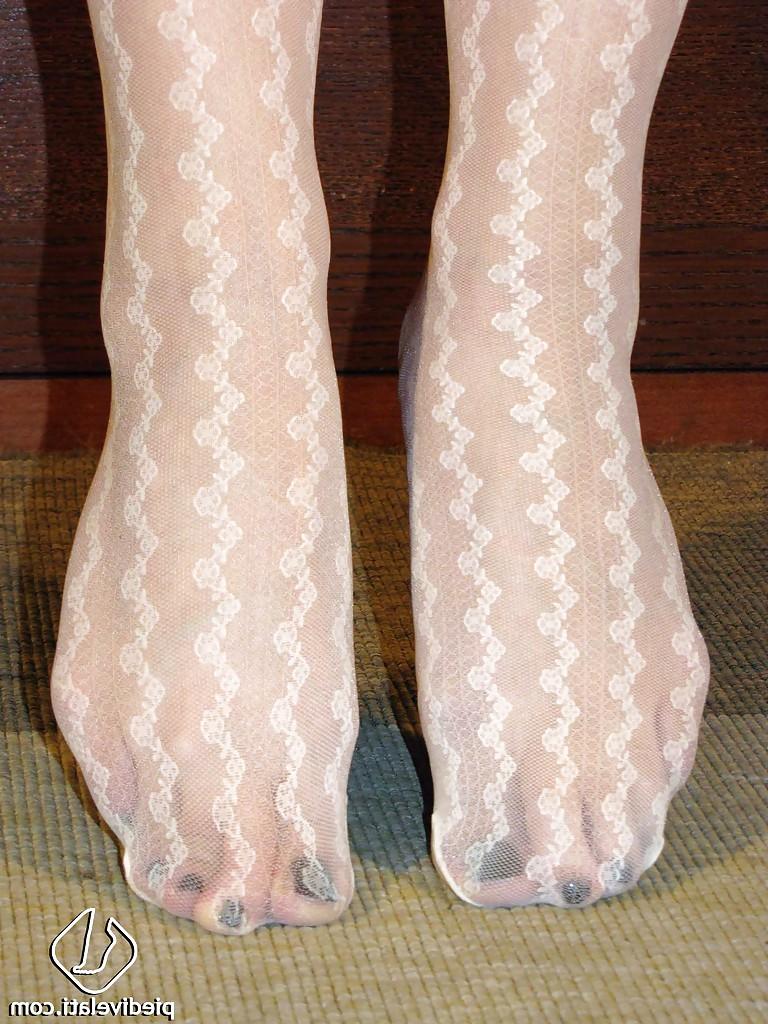 16P Big tit babe Elena wearing her foot fetish white pantyhose