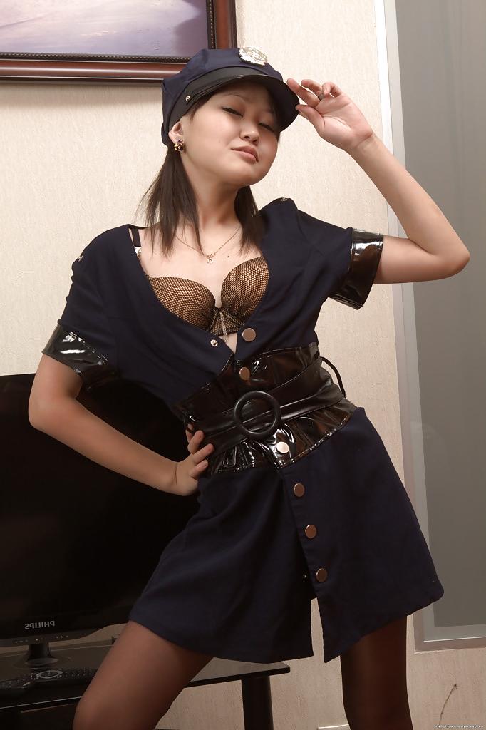 16P Asian cuttie Alexa does dirty dancing and seductive foreplay