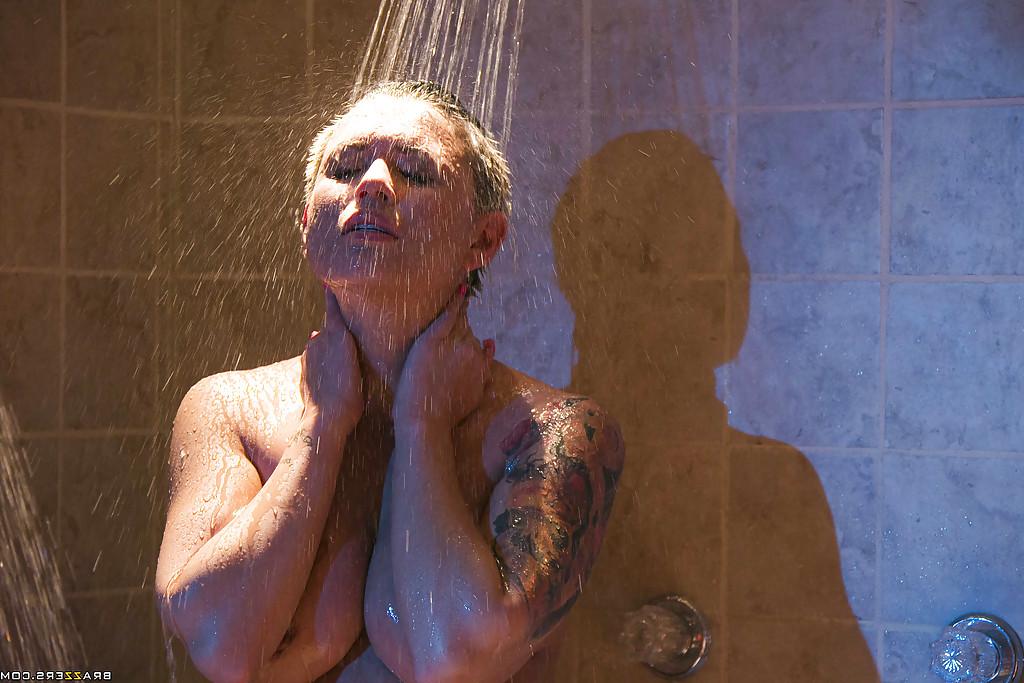 16P Seductive latina with big tits Eva Angelina taking shower