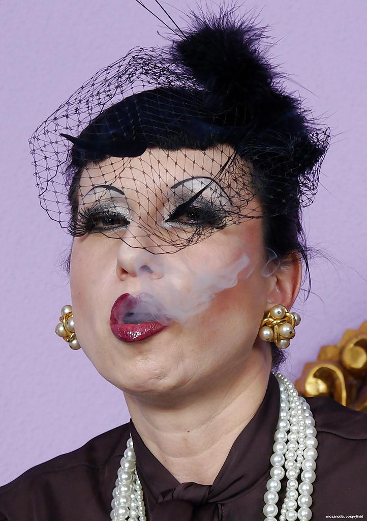 16P Fetish MILF on high heels smoking and uncovering her tempting curves