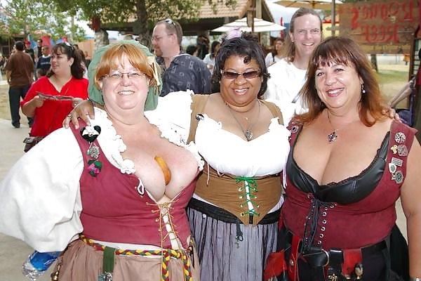 25P Ye Olde Cleavage