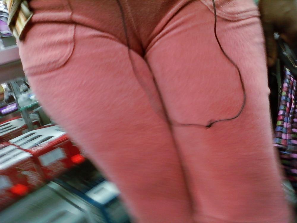 10P Black ass in tight clothes
