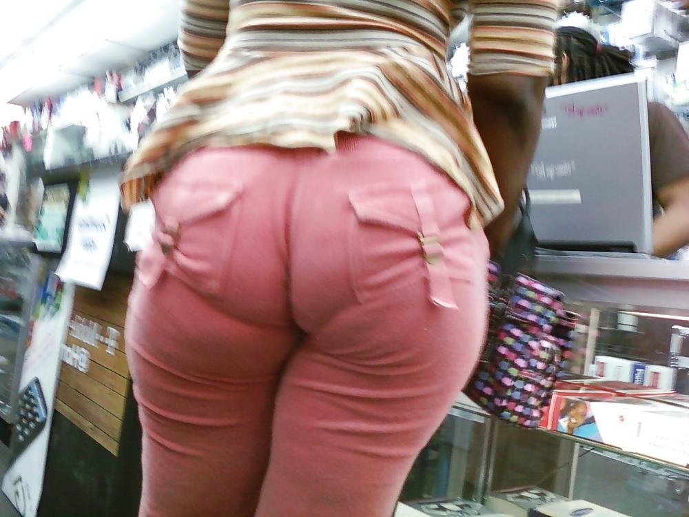 10P Black ass in tight clothes