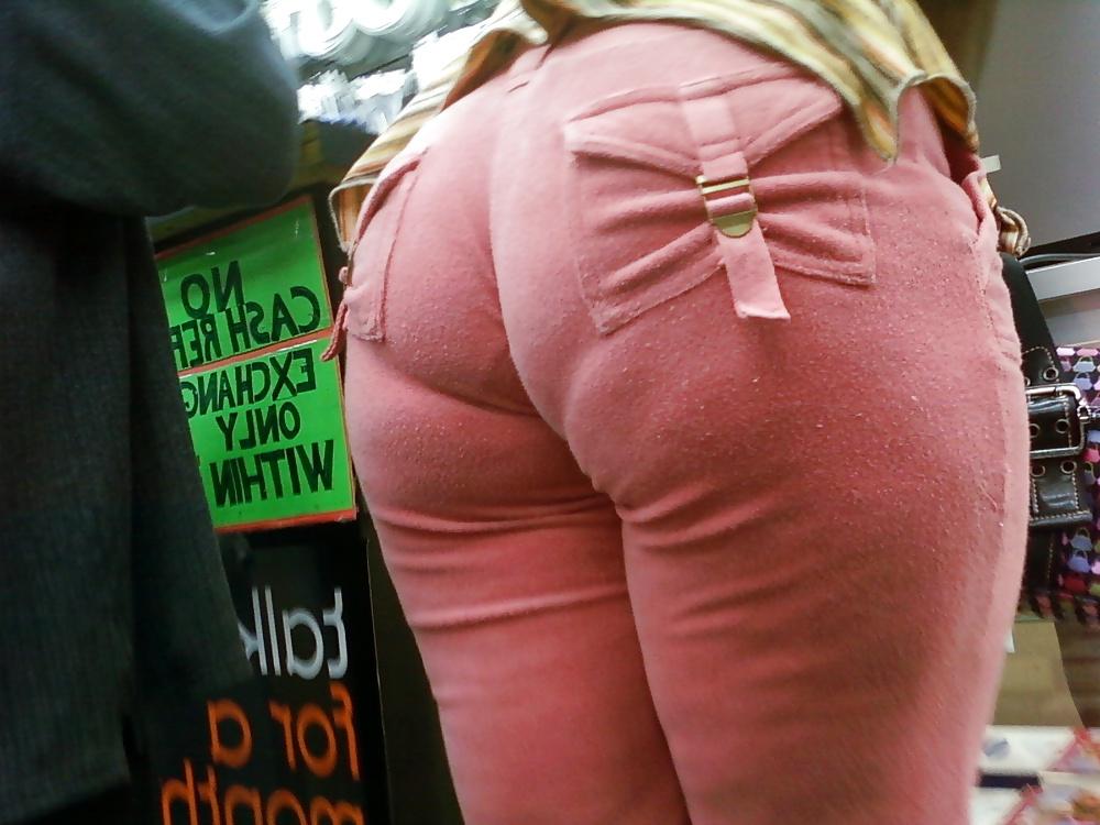 10P Black ass in tight clothes