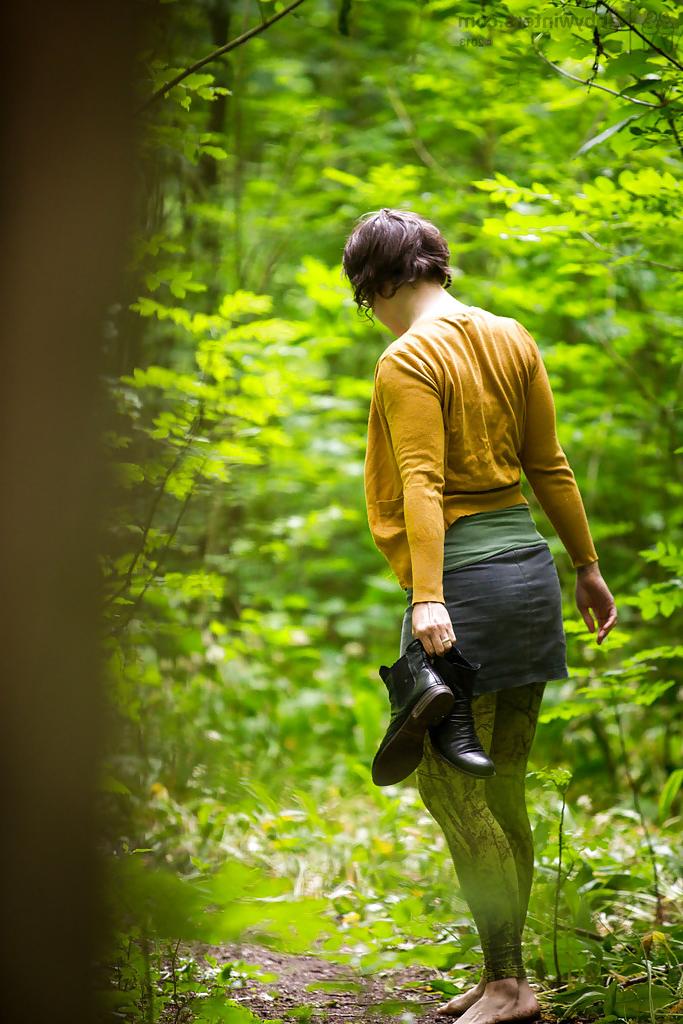 16P Voyeur snaps of naked brunette chick in glasses getting dressed in woods