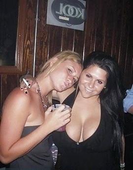 25P Tons Of Cleavage #1