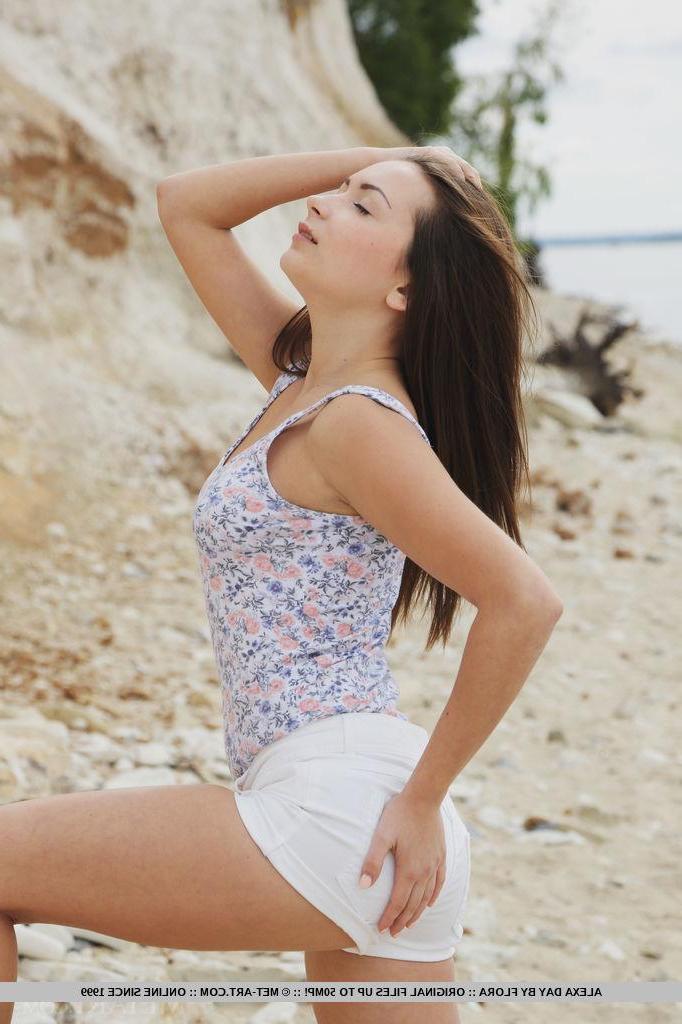 18P Beautiful teen Alexa Day shows you her tight pussy on the beach