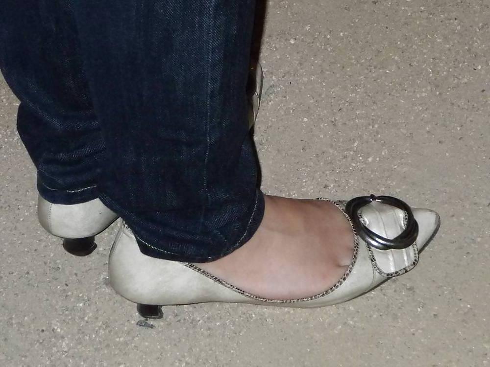 12P Japanese Candids - Feet on the Street 10