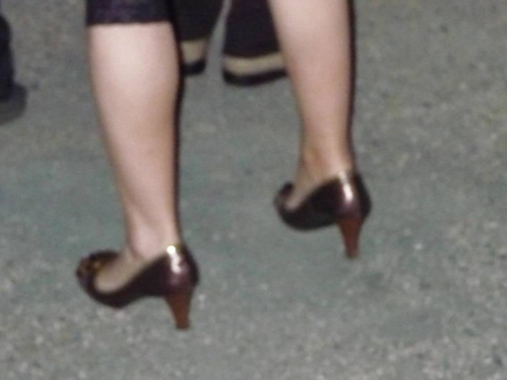 12P Japanese Candids - Feet on the Street 10