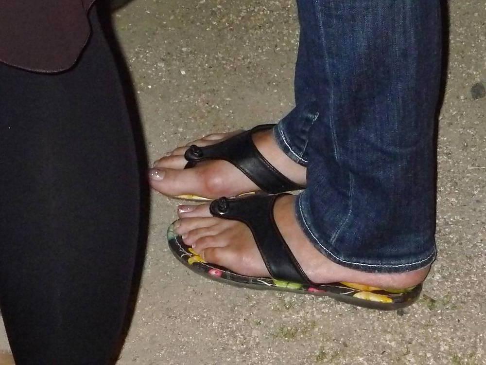 12P Japanese Candids - Feet on the Street 10