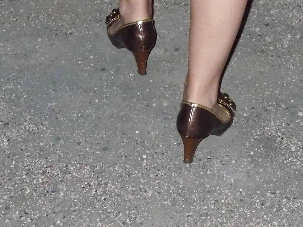 12P Japanese Candids - Feet on the Street 10