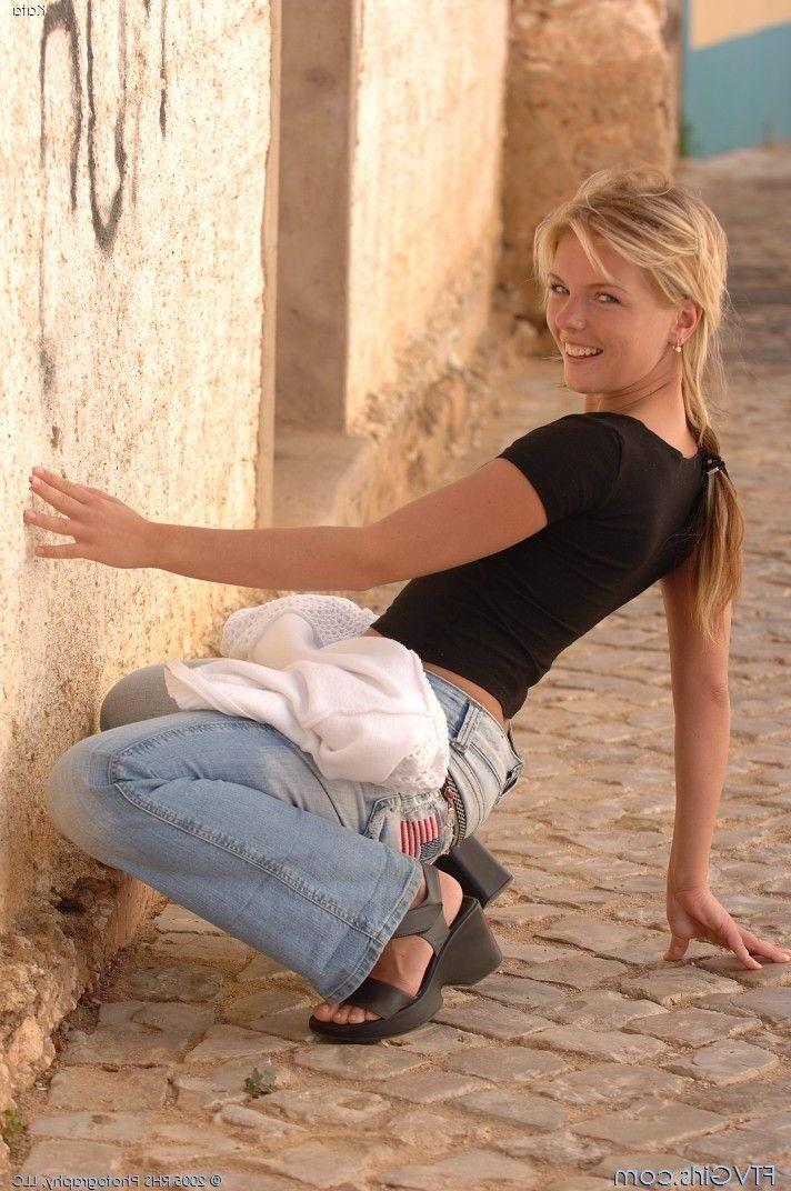 20P Pictures of Kata getting her nipple sucked