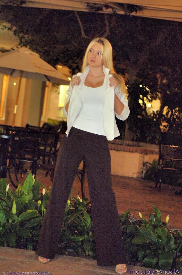 20P Pictures of teen Alison Angel flashing in public