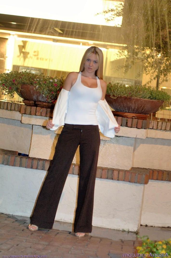 20P Pictures of teen Alison Angel flashing in public