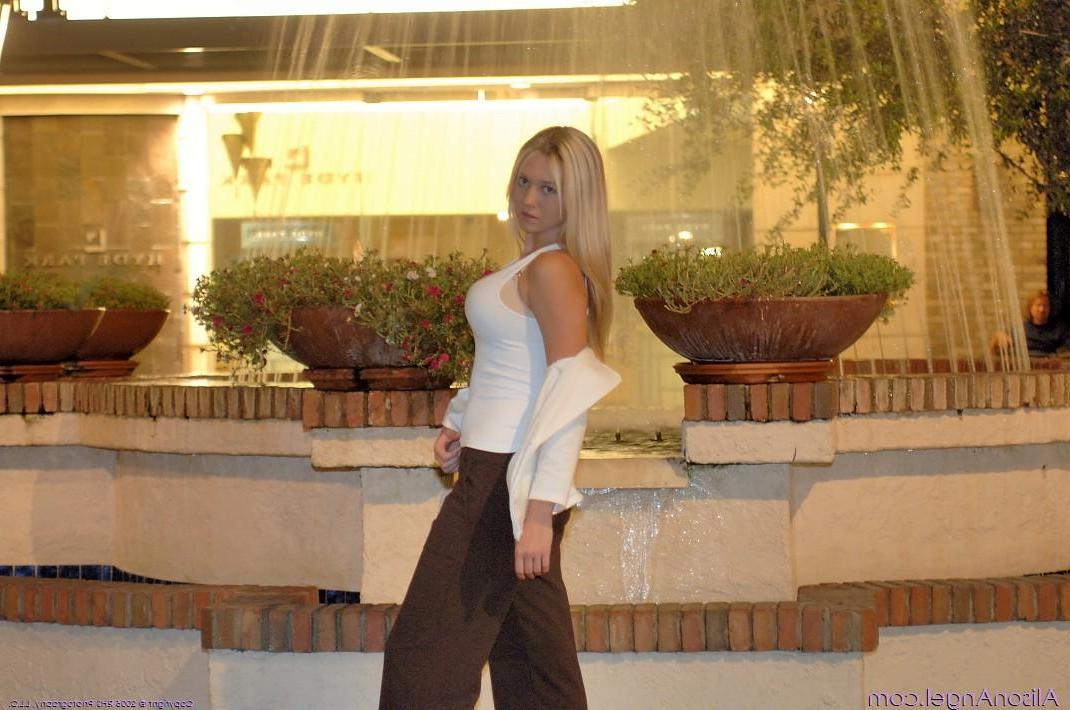 20P Pictures of teen Alison Angel flashing in public