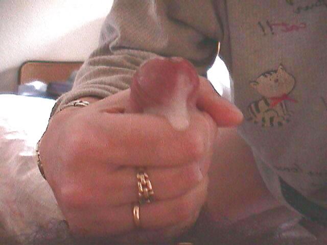 25P Hand-job Mommas