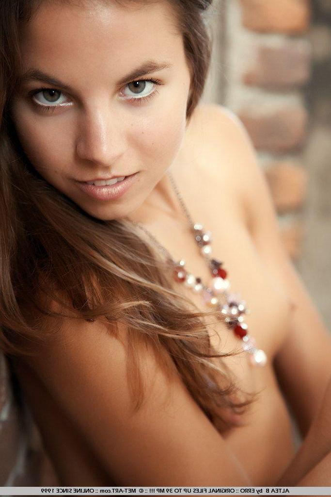 19P Pictures of Atea B naked and ready to fuck